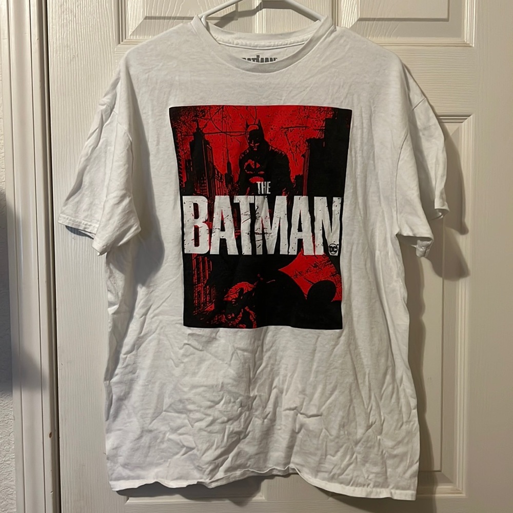 The Batman White and Red Men’s Graphic T-Shirt